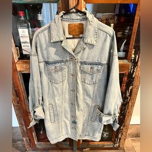 American Eagle oversized boyfriend denim jacket size medium